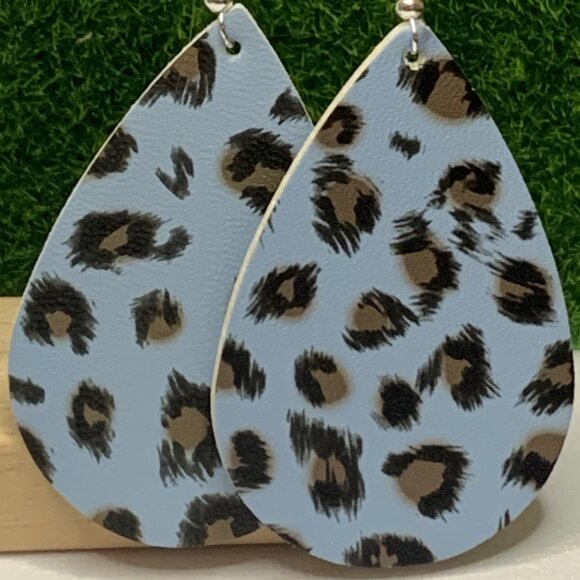 Leopard Print Earring, Animal Print Earring, Leopard Earring, Gift Idea, Animal - Picture 4 of 4